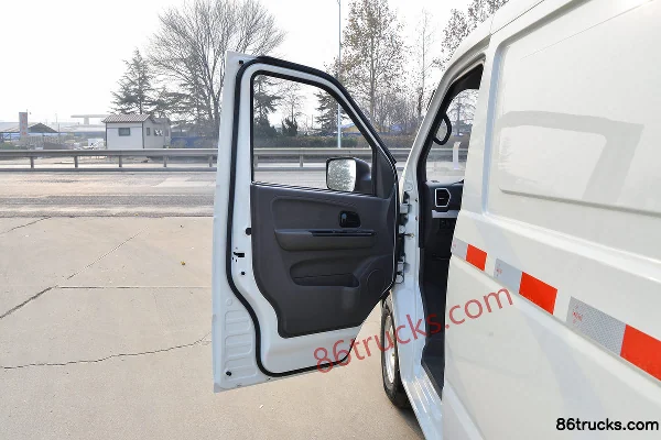 Jiangling Jingma E-Lu Fu 3.2T 2-Seat 4.865m Electric Panel Van 39.6kWh Cab (1) | 86Trucks