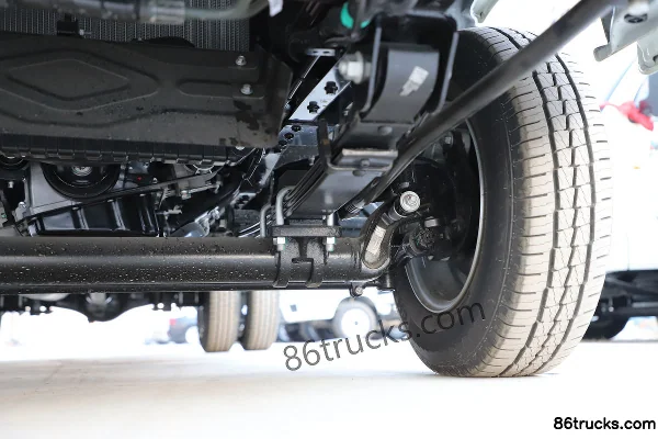 Foton Xiangling M2 Struggle Edition 2.0L 122 hp 4X2(6 wheels) CNG 4m single-row flatbed mini truck Chassis (3) | 86Trucks