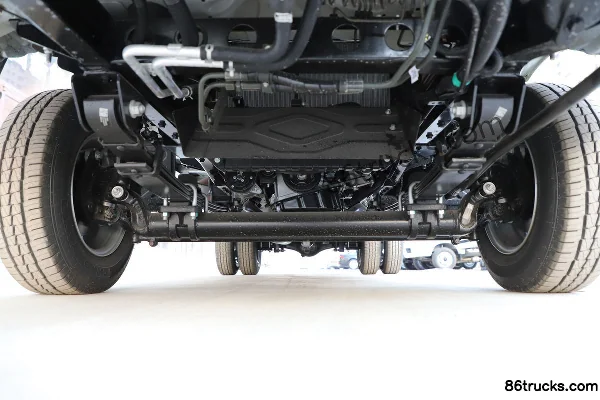 Foton Xiangling M2 Struggle Edition 2.0L 122 hp 4X2(6 wheels) CNG 4m single-row flatbed mini truck Chassis (1) | 86Trucks