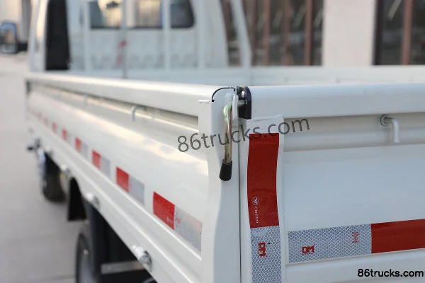 Foton Xiangling M2 Struggle Edition 2.0L 122 hp 4X2(6 wheels) CNG 4m single-row flatbed mini truck Body (3) | 86Trucks
