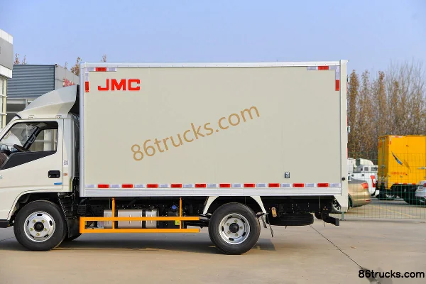 JMC Shunda Small Truck 129hp 4X2(6 wheels) 3.7m Single-Row Box Light Truck Body (2) | 86Trucks