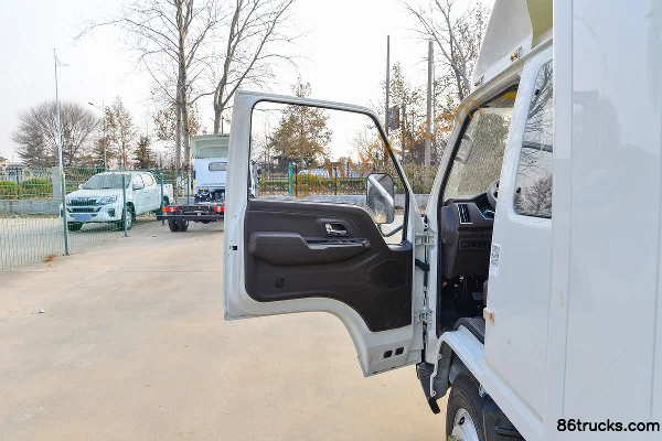JMC Shunda Small Truck 116hp 4X2(6 wheels) 3.3m Half-Cab Van Light Truck (1) | 86Trucks
