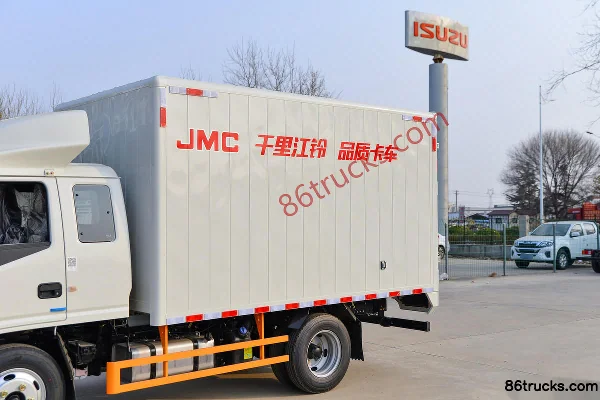 JMC Shunda Small Truck 116hp 4X2(6 wheels) 3.3m Half-Cab Van Light Truck Body (1) | 86Trucks