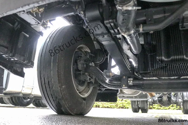 DongfengLiuqi ChenglongH7 version Luhang 580 ch 4X2(6 roues) tracteur routier LNG automatique Châssis (2) | 86Trucks