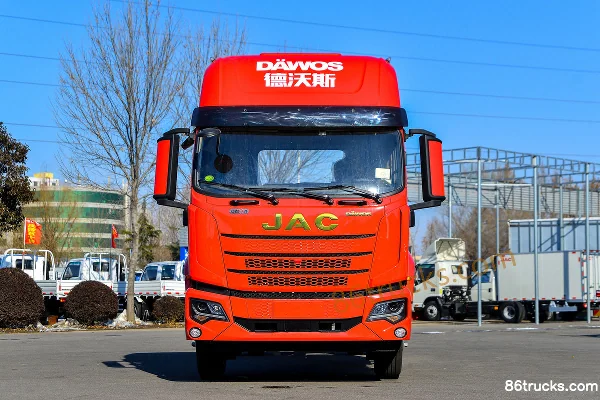 JAC Dewos T9 290hp 4X2(6 wheels) 7.8m Box Cargo Truck Exterior (2) | 86Trucks
