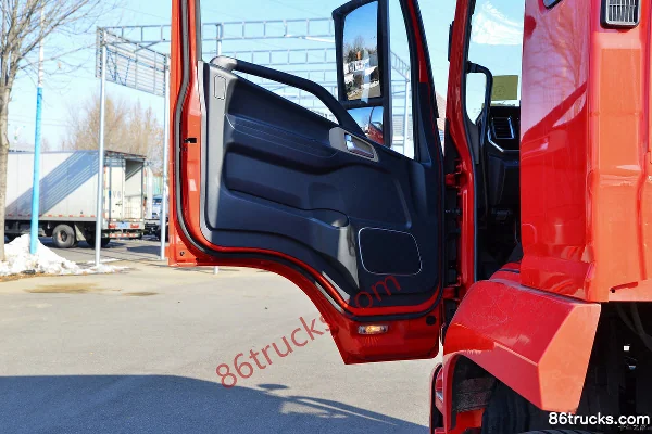 JAC Dewos T9 290hp 4X2(6 wheels) 7.8m Box Cargo Truck Cab (2) | 86Trucks