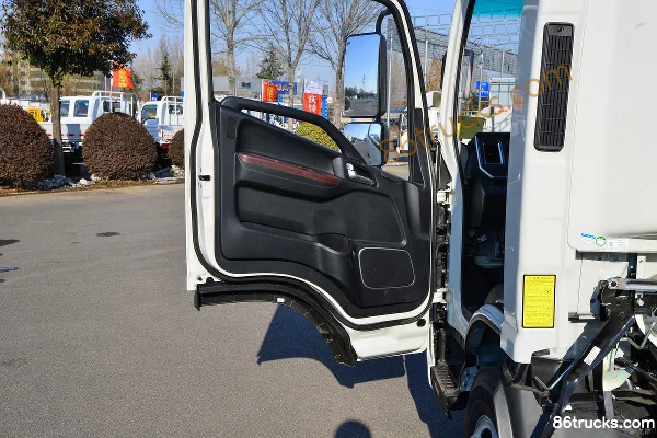JAC Shuailing HS6 4,5T camion léger fourgon à cabine simple hybride rechargeable 4,15 m 15,5 kWh 4X2(6 roues) Intérieur (2) | 86Trucks