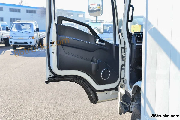 JAC Yunduoduo N5 160 hp 4X2(6 wheels) 4.1m Single Row Van Truck (China VI) Cab (2) | 86Trucks