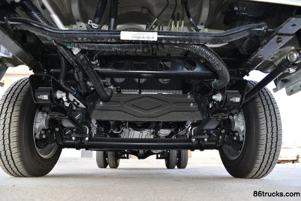 Foton Xiangling M1 Luxe 1.6L 122 ch 4X2(6 roues) Essence 3,3 m fourgon monoplace micro camion Châssis (1) | 86Trucks