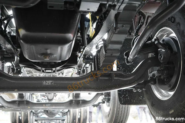 Dongfeng Liuqi Chenglong HK poids lourd 560 ch 8X4(12 roues) 9,47 m camion porteur à ridelles, boîte automatique AMT Châssis (3) | 86Trucks