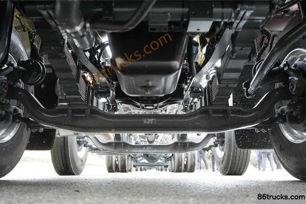 Dongfeng Liuqi Chenglong HK poids lourd 560 ch 8X4(12 roues) 9,47 m camion porteur à ridelles, boîte automatique AMT Châssis (1) | 86Trucks
