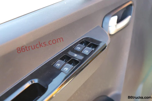 Foton Xiaoyun S PLUS 120hp 4X2(6 wheels) 3.17m Double Row Flatbed Light Truck (China VI) Cab (3) | 86Trucks