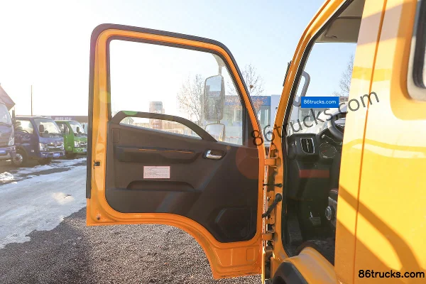 Foton Xiaoyun S PLUS 120hp 4X2(6 wheels) 3.17m Double Row Flatbed Light Truck (China VI) Cab (1) | 86Trucks