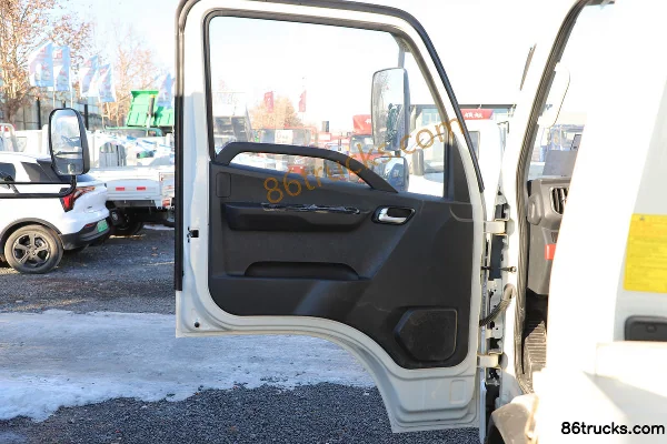 Foton Xiaoyun S PLUS 131hp 4X2(6 wheels) 4.18m Single Row Flatbed Light Truck (China VI) Cab (1) | 86Trucks