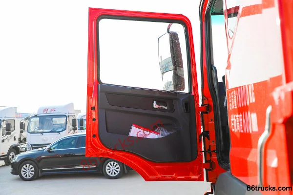 Dongfeng Duolika D9 200 hp 4X2(6 wheels) 6.8m Flatbed Cargo Truck (China VI) Cab (1) | 86Trucks