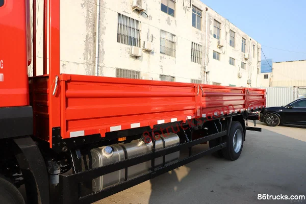 Dongfeng Duolika D9 200 hp 4X2(6 wheels) 6.8m Flatbed Cargo Truck (China VI) Body (1) | 86Trucks