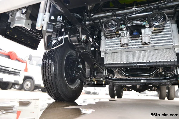 Foton Times Linghang M5 151 ch 4X2(6 roues) 4,17 m cabine simple plateau Châssis (2) | 86Trucks
