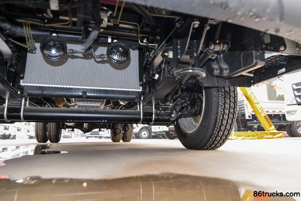 Foton Times Pilot S1 2.0L 144hp 4X2(6 wheels) Gasoline 3.42m Semi-Row Flatbed Light Truck (China VI) Chassis (3) | 86Trucks