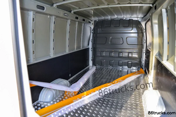 Lingshi Auto Gold Warehouse Business Warehouse Luxury 3T 2-Seat 5.43m Electric Panel Van 38.016kWh Cargo Box (1) | 86Trucks