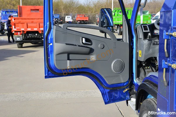 Kama GK3 Jinyunka 102 hp 4X2(6 wheels) 3m Dump Truck Cab (2) | 86Trucks