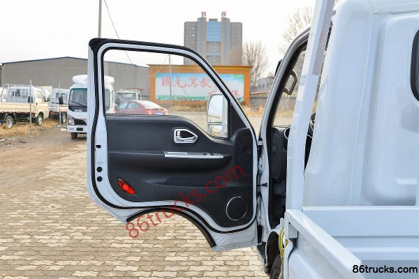 Dongfeng T6 2025 Model 1.6L Gasoline 122hp 4X2(6 wheels) 5-Speed 4.005m Flatbed Mini Truck Cab (1) | 86Trucks