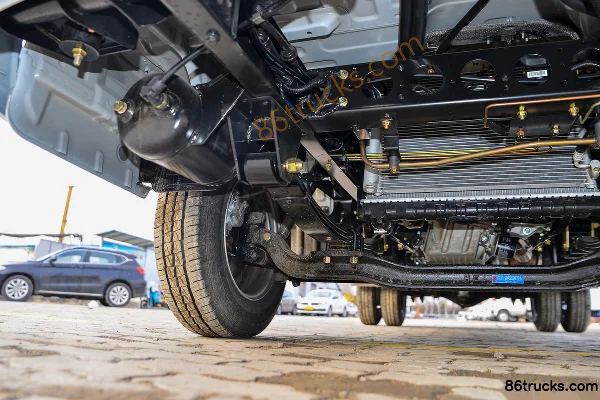 Dongfeng T6 2025 Model 1.6L Gasoline 122hp 4X2(6 wheels) 5-Speed 4.005m Flatbed Mini Truck Chassis (2) | 86Trucks