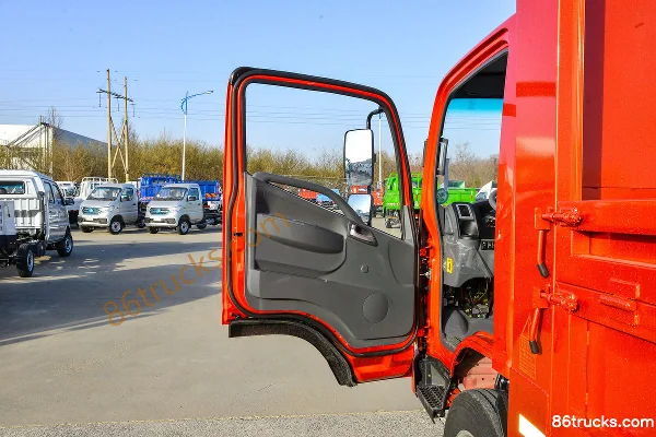 Kama Kaijie M1 130hp 4X2(6 wheels) 3.2m Dump Truck (China VI) Cab (1) | 86Trucks
