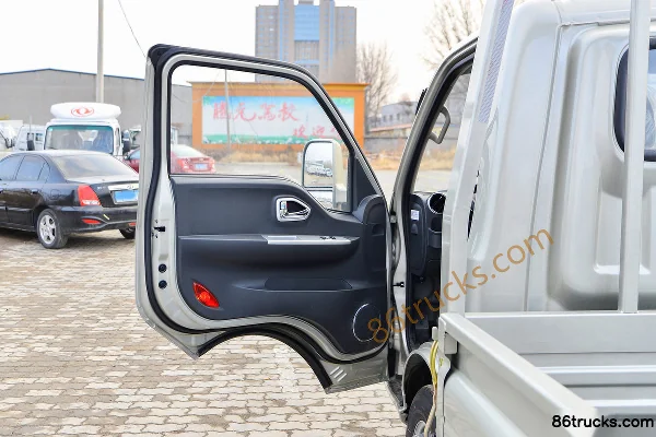 Dongfeng T5 1.5L 113hp 4X2(6 wheels) 3.7m single-row flatbed light truck (3T rear axle) (China VI) Cab (1) | 86Trucks