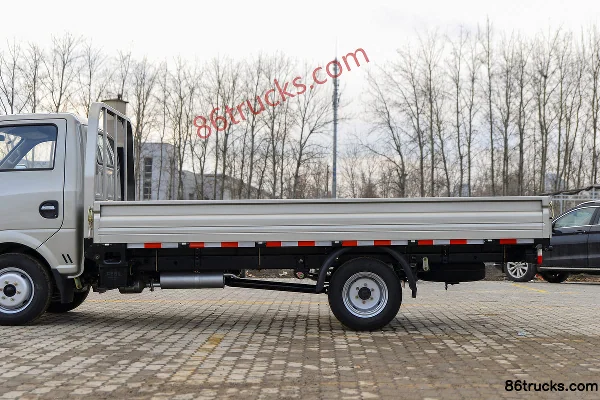Dongfeng T5 1.5L 113hp 4X2(6 wheels) 3.7m single-row flatbed light truck (3T rear axle) (China VI) Body (2) | 86Trucks