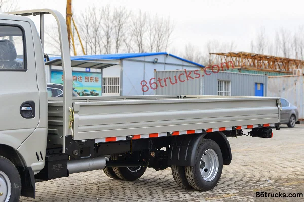 Dongfeng T5 1.5L 113hp 4X2(6 wheels) 3.7m single-row flatbed light truck (3T rear axle) (China VI) Body (1) | 86Trucks