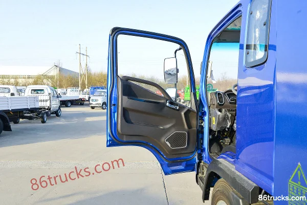 Kama Kaijie GM3 Deluxe Edition 150hp 4X2(6 wheels) 3.65m dump truck Cab (1) | 86Trucks
