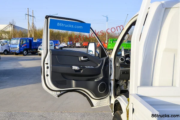 Kama Ruihang X1 2.2L 95hp 4X2(6 wheels) CNG 3.95m Single Row Flatbed Light Truck (China VI) Cab (1) | 86Trucks