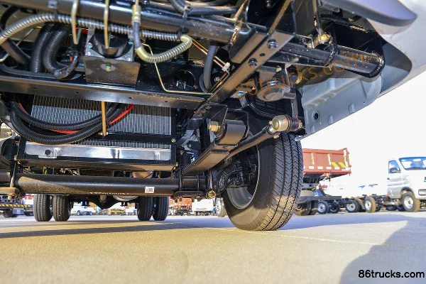 Kama Ruihang X1 2.2L 95hp 4X2(6 wheels) CNG 3.95m Single Row Flatbed Light Truck (China VI) Chassis (3) | 86Trucks