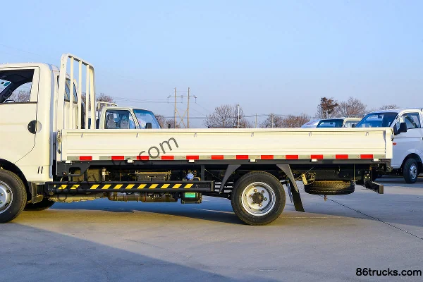 Kama Ruihang X3 95 ch 4X2(6 roues) 3,95 m camion plateau simple cabine Carrosserie (2) | 86Trucks