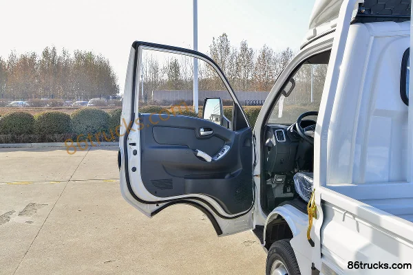 Kama Ruihang EV 3.5T 4.02m single-row pure electric flatbed micro truck 58.9kWh 4X2(6 roues) Intérieur (1) | 86Trucks