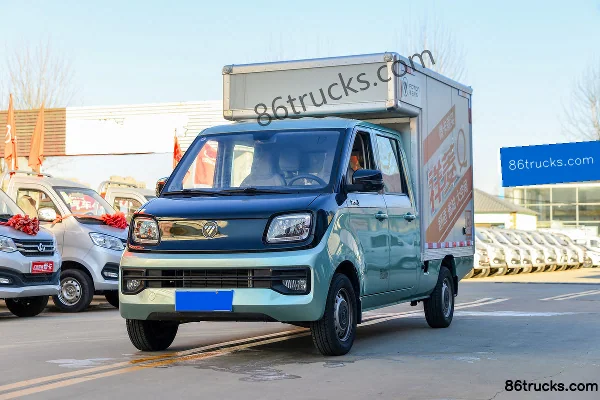 Foton Xiangling Q monobloc version luxe 1.3L 91 ch 4X2(6 roues) essence 2,02 m petit camion double cabine fourgon (pneus simples à l'arrière
