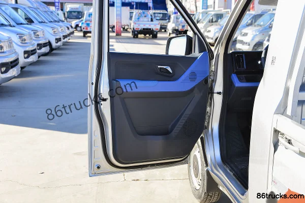 Foton Xiangling Q Integrated Deluxe 1.3L 91hp 4X2(6 wheels) Gasoline 2.85m Single Row Flatbed Mini Truck (Single Rear Tire) Cab (2) | 86Truc