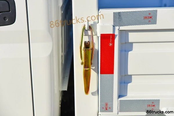 Foton Ollin Jiyun 95hp 4X2(6 wheels) 3.2m double-row flatbed light truck Body (3) | 86Trucks