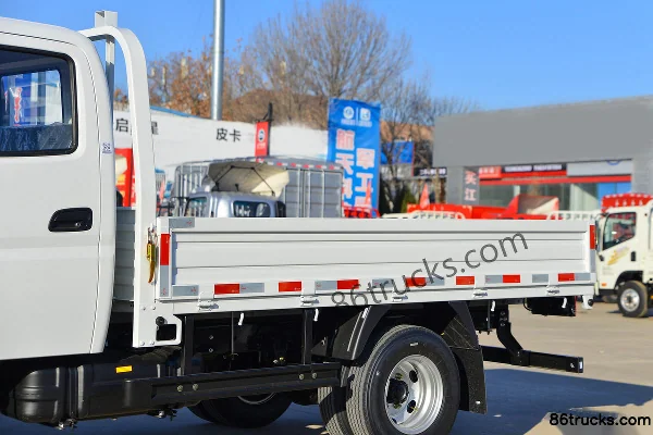 Foton Ollin Jiyun 95hp 4X2(6 wheels) 3.2m double-row flatbed light truck Body (1) | 86Trucks