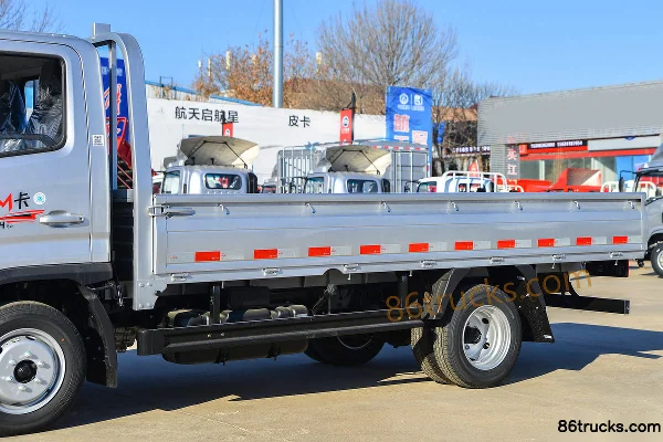 Foton Aoling M 2.0L 144 ch 4X2(6 roues) essence 3,815 m petit camion plateau à cabine simple (freins hydrauliques) Carrosserie (1) | 86Truck