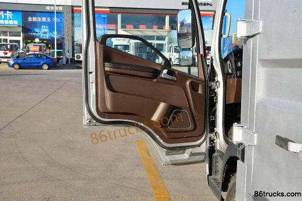 FAW Jiefang Lingtu Wide Body 180hp 4X2(6 wheels) 4.16m single-row van truck (China VI) Cab (2) | 86Trucks