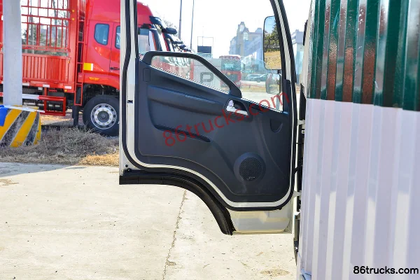 FAW Jiefang J6F 4.5T 4.16m single-row pure electric van light truck 98.04kWh 4X2(6 wheels) Interior (2) | 86Trucks