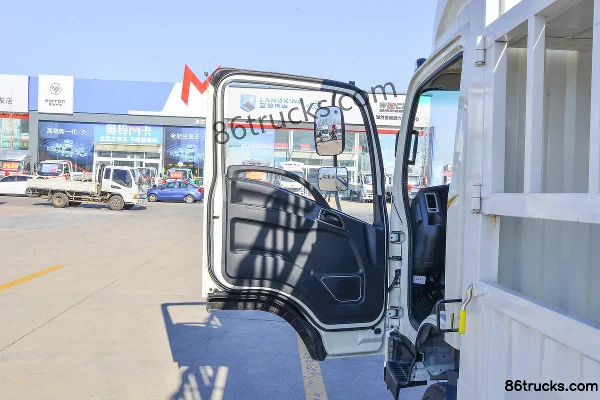 SHACMAN Commercial Vehicle Delong G1 Standard Edition 160hp 4X2(6 wheels) 4.18m single-row stake light truck Cab (1) | 86Trucks