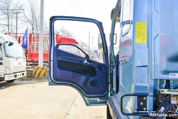 FAW Jiefang Hu 6G 200hp 4X2(6 wheels) 5.4m semi-sleeper van cargo truck Cab (1) | 86Trucks