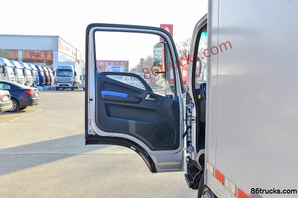 Foton Aumark S1 Light Edition 158 hp 4X2(6 wheels) 4.14m single-row van light truck Cab (1) | 86Trucks