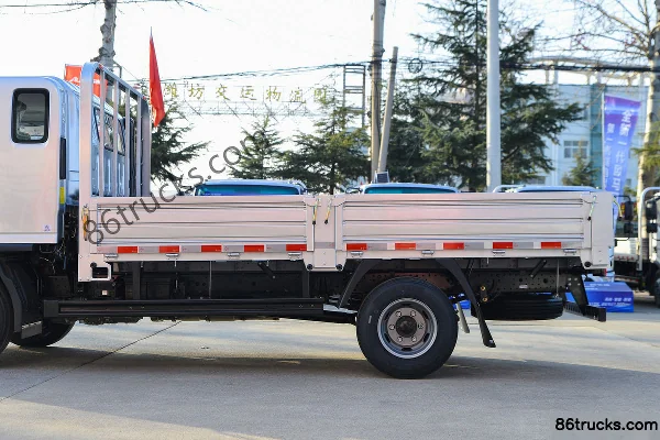 Foton Auman S1 Series Zhiying Edition 163hp 4X2(6 wheels) 3.83m AMT Automatic Semi-row Flatbed Light Truck Body (2) | 86Trucks
