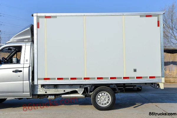 Foton Xiangling V1 Luxury Edition 1.3L 91hp 4X2(6 wheels) 3.05m single-row van mini truck Body (2) | 86Trucks