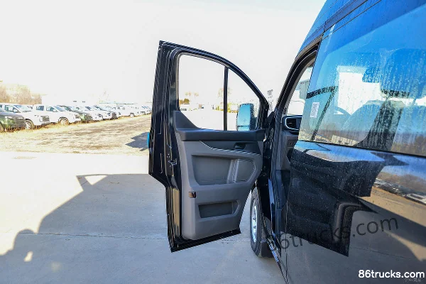 JMC New Transit Business-Travel 143hp 2.0T Diesel 6-Seat Medium-Wheelbase Medium-Roof Multi-Purpose Passenger Vehicle Cab (1) | 86Trucks