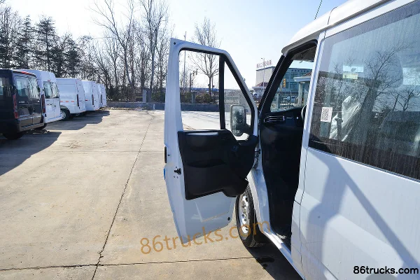 JMC Fushun 2023 Model Commercial Transport 146hp 2.0T Diesel 6-Seat Automatic Short Wheelbase Low Roof Multi-purpose Passenger Vehicle (Doub