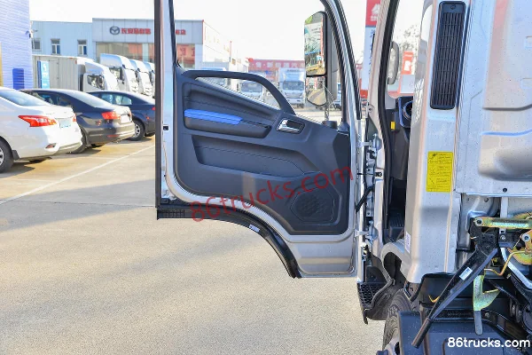 Foton Aumark S1 Zhiying Edition 156hp 4X2(6 wheels) 4.08m refrigerated truck Cab (2) | 86Trucks